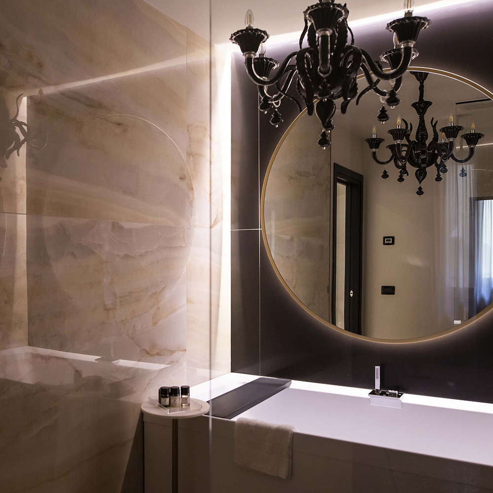 luxury bathroom: luxury travel venice