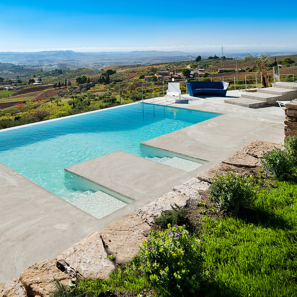 Villa Tangi's swimming pool: luxury accommodation in Sicily