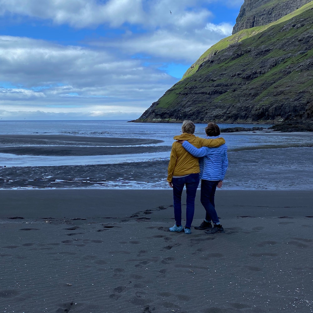 faroe-q1 faroe islands tour: Beach view