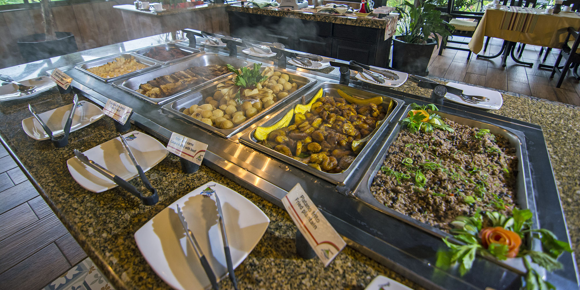 Arenal Springs resort: buffet restaurant