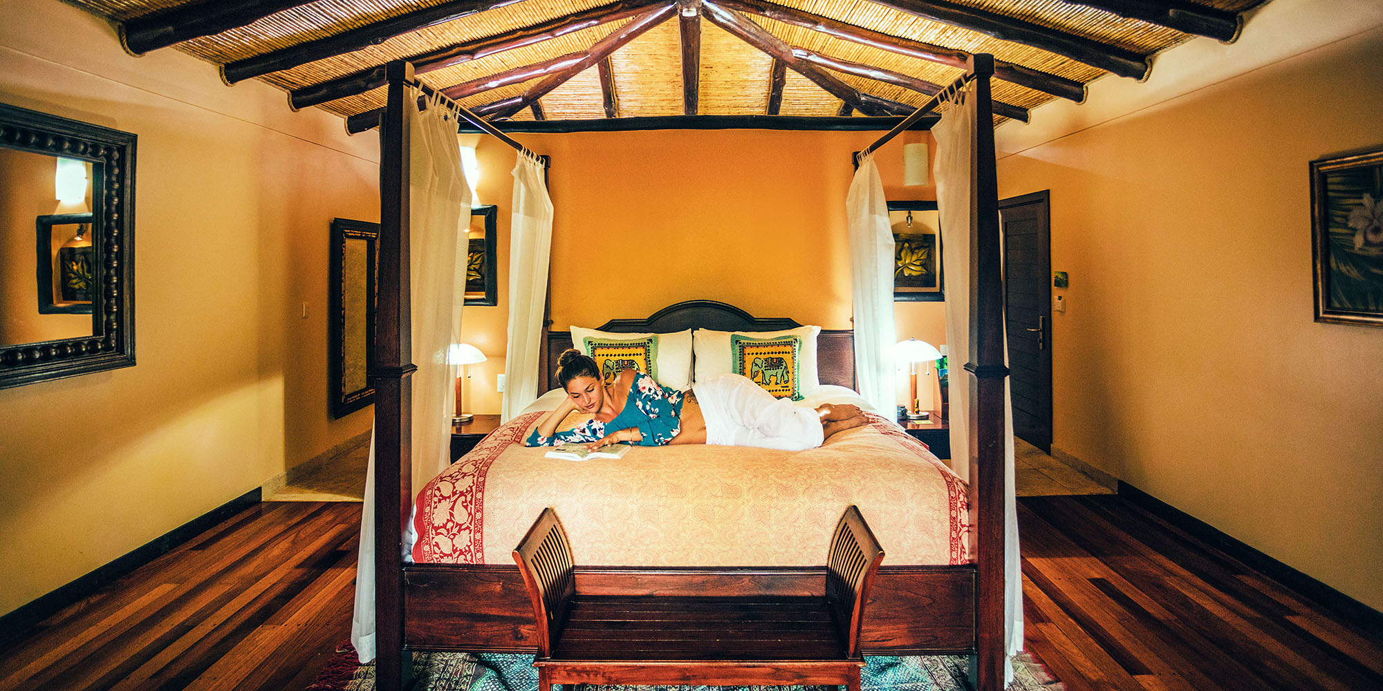 Nayara Resort: bedroom detail
