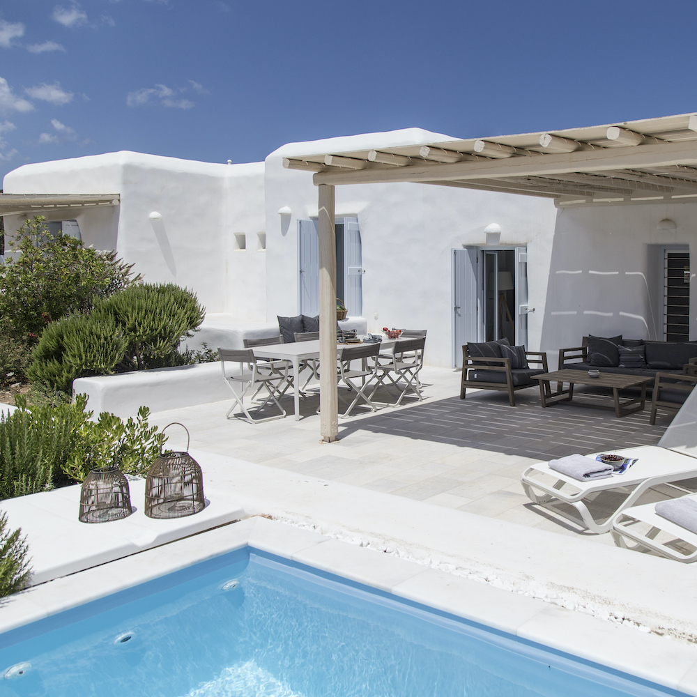 Villas in Paros Greece : pool view