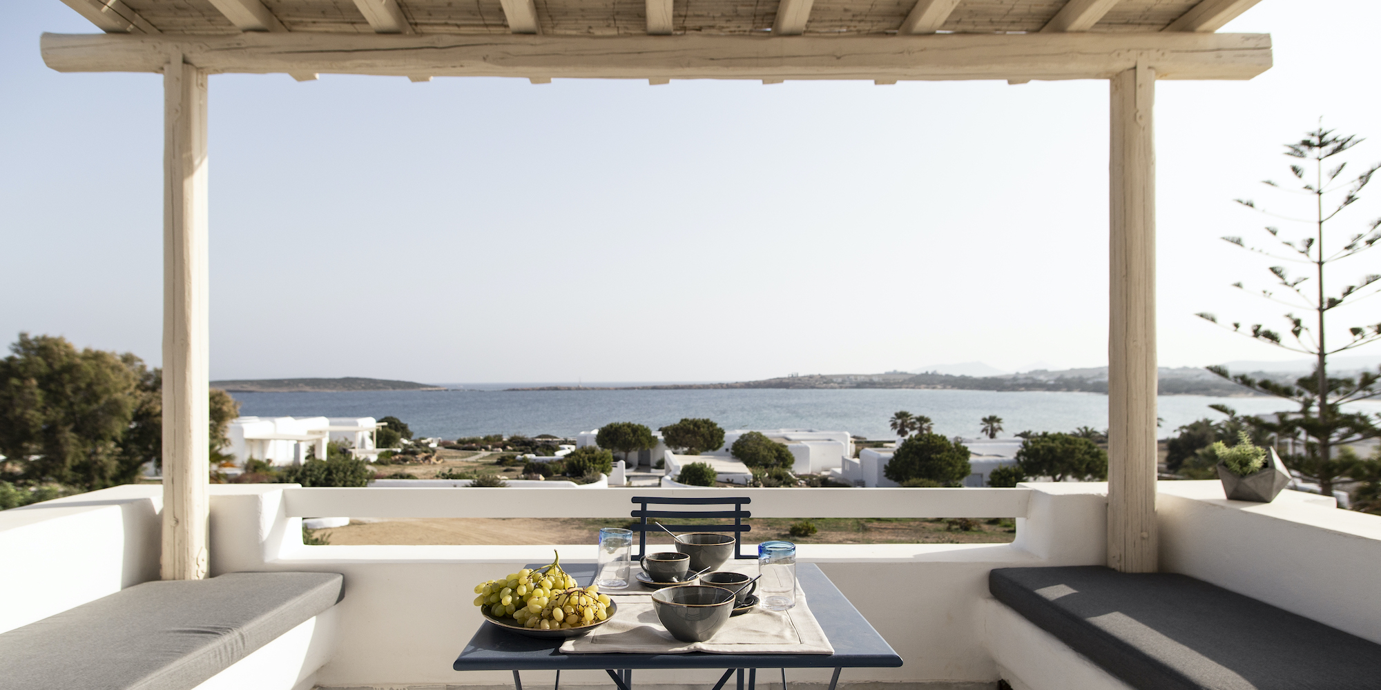 Villas in paros greece : seaside view