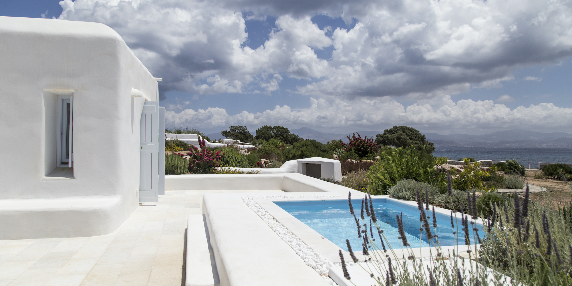 villas in paros greece : swimmingpool details