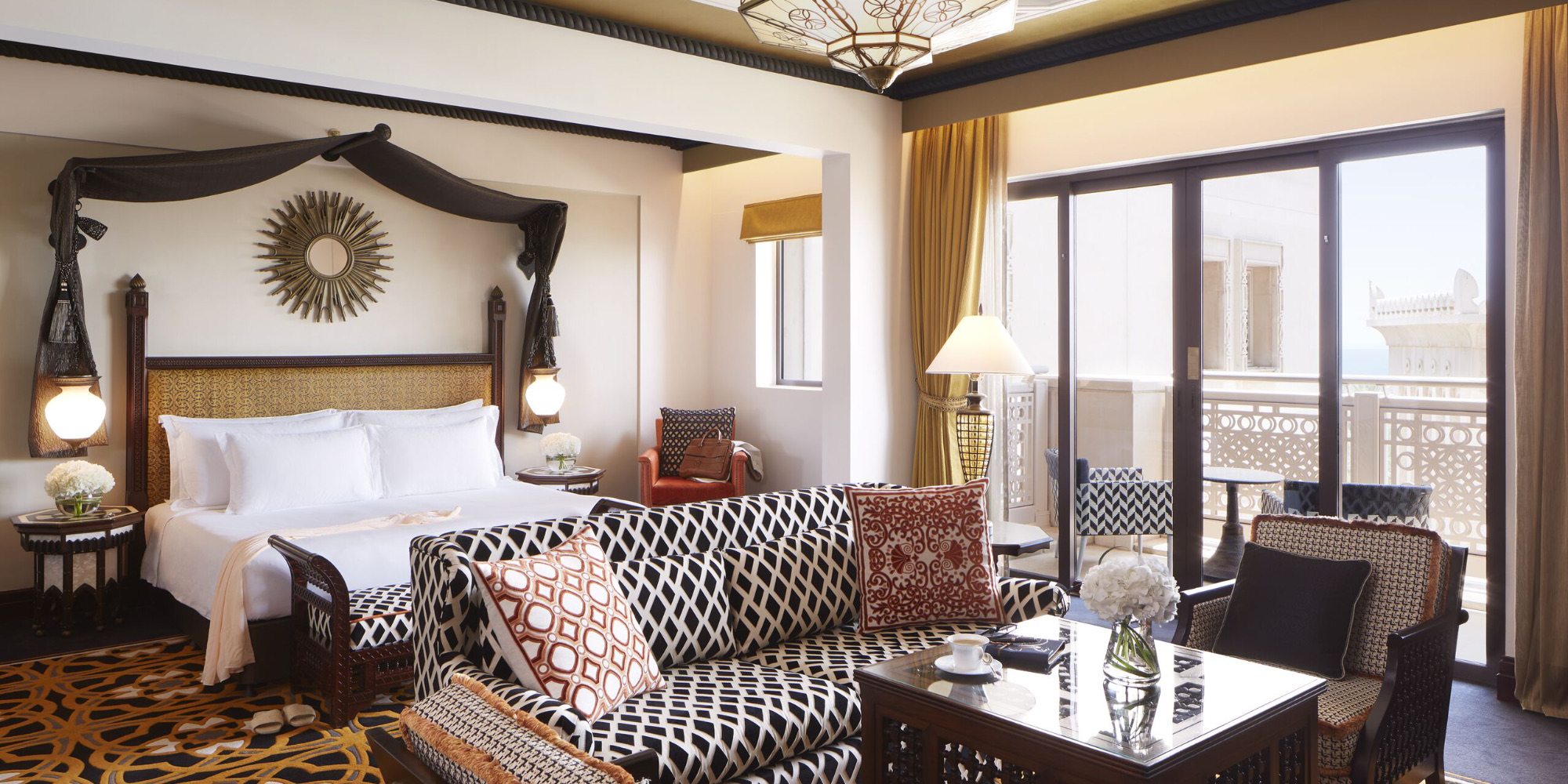 jumeirah al qasr luxury resort in dubai