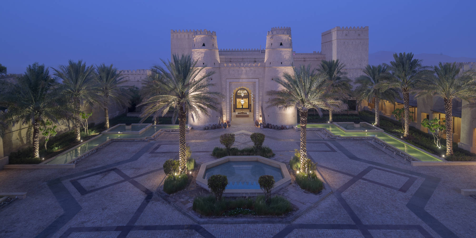 Qasr Al Sarab Abu Dhabi Luxury Hotel